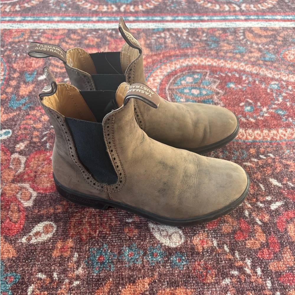 Blundstones - damaged read whole listing